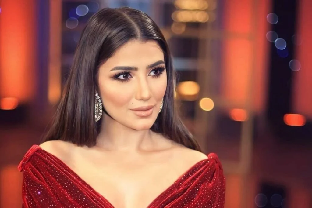 مي عمر، اطلالة جذابة لمي عمر، الفنانة مي عمر، تألق مي عمر، مي عمر وزجها