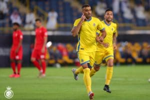 عبدالرازق حمدالله يحتفل بالهدف الاول في ضمك