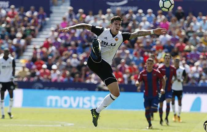 ليفانتي وفالنسيا، ريال مدريد، برلونة، اتليتكو مدريد، ريال بيتيس، الدوري الاسباني