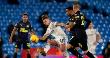 ليدز ونيوكاسل، ليدز، الدوري الانجليزي