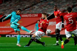 مانشستر يونايتد وبيرنلي بث مباشر