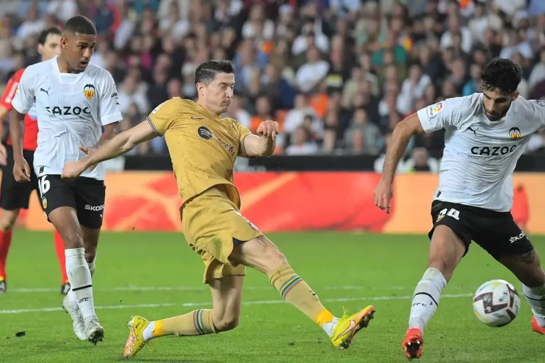 بث مباشر مباراة برشلونة وريال بيتيس