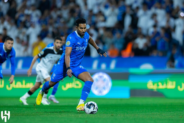 الهلال والسد