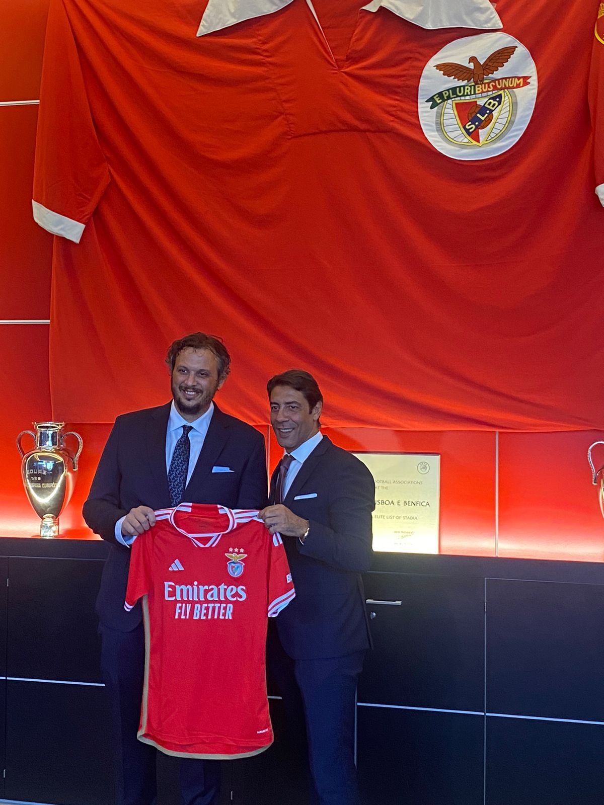 اتفاقية توأمة وشراكة بين بيراميدز وبنفيكا البرتغالي