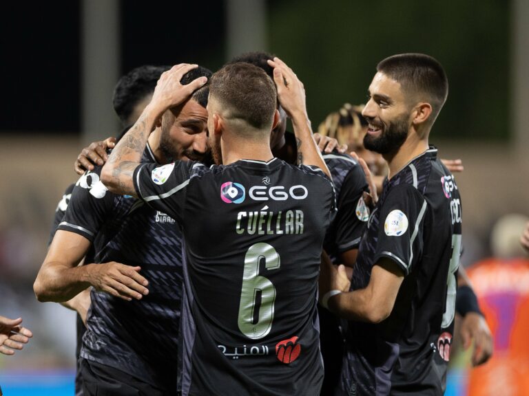 الشباب احتفال