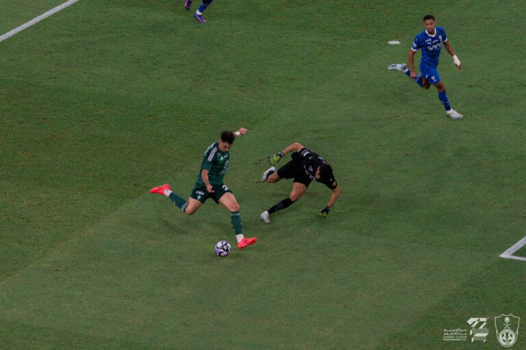 @ALAHLI_FC ،الاهلي والخليج، اهلي جدة، الدوري السعودي، دوري روشن، تشكيل الاهلي، مباراة الاهلي ضد الخليج ،مباشر