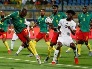 الكاميرون وكينيا