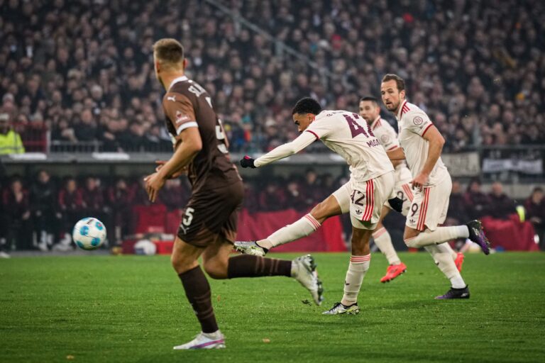 مباراة بايرن ميونخ وسانت باولي