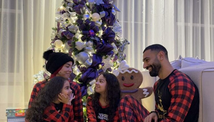 محمد صلاح وأسرته