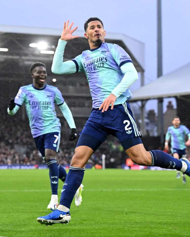 5E4524B9 B608 4360 86F4 480803EC967B