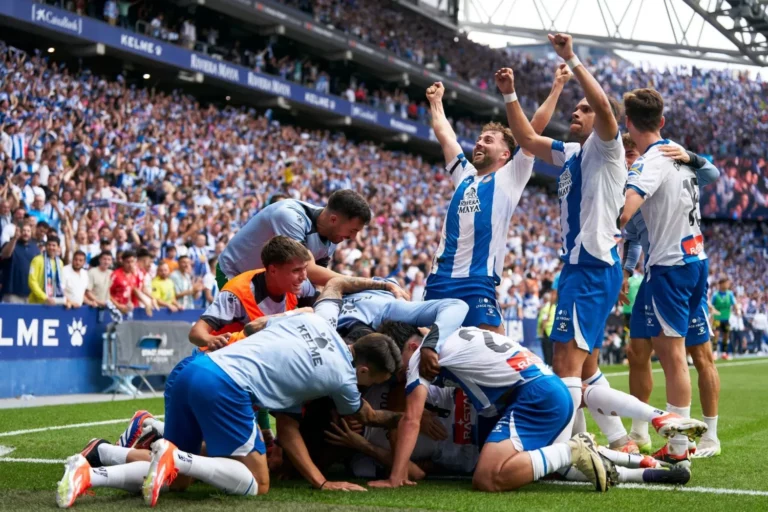 C0AEAE05 4D5F 41E8 B4DB A56CBAA8FC71