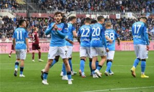 نابولي وتورينو