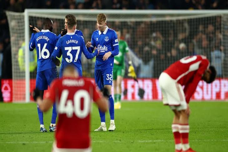 مباراة إيفرتون ونوتنجهام