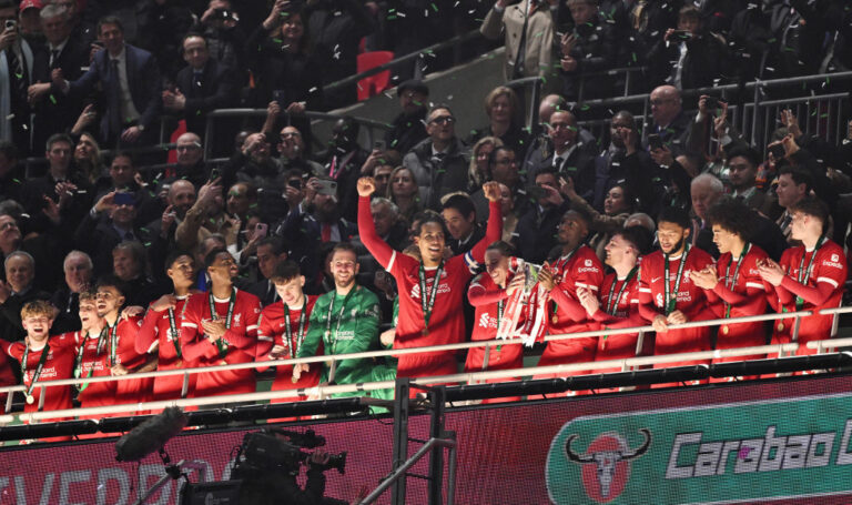 8558459E 4DA3 4FEB 8BED 03D8D8609178