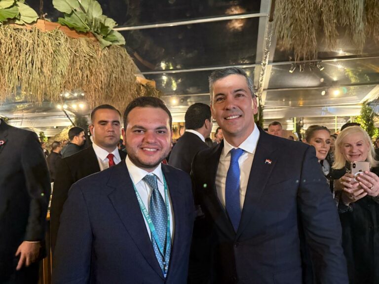 وفد اتحاد الكرة يلبي دعوة رئيس باراجواي على هامش المشاركة في كونجرس فيفا