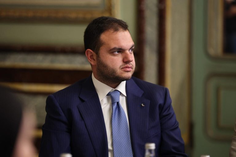 طارق أبو العينين عضوًا باللجنة الاستشارية والتجارية للفيفا