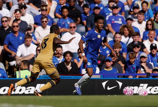 تشيلسي يفوز على كريستال بالاس بثلاثية في الدوري الانجليزي 3 تسيلسي وكريستال بالاس، تشيلسي، الدوري الانجليزي، ارسنال، ليفربول، مانشستر سيتي