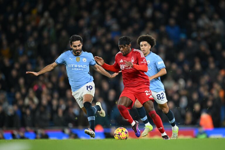 مانشستر سيتي يسقط في فخ التعادل امام توتنجهام في الدوري الانجليزي 3 Manchester City and Nottingham